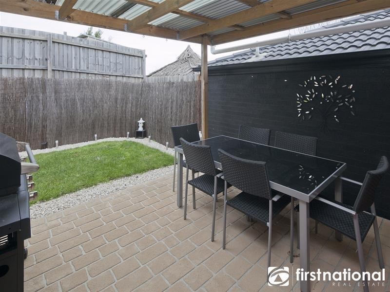 9/103 Army Road, Pakenham VIC 3810