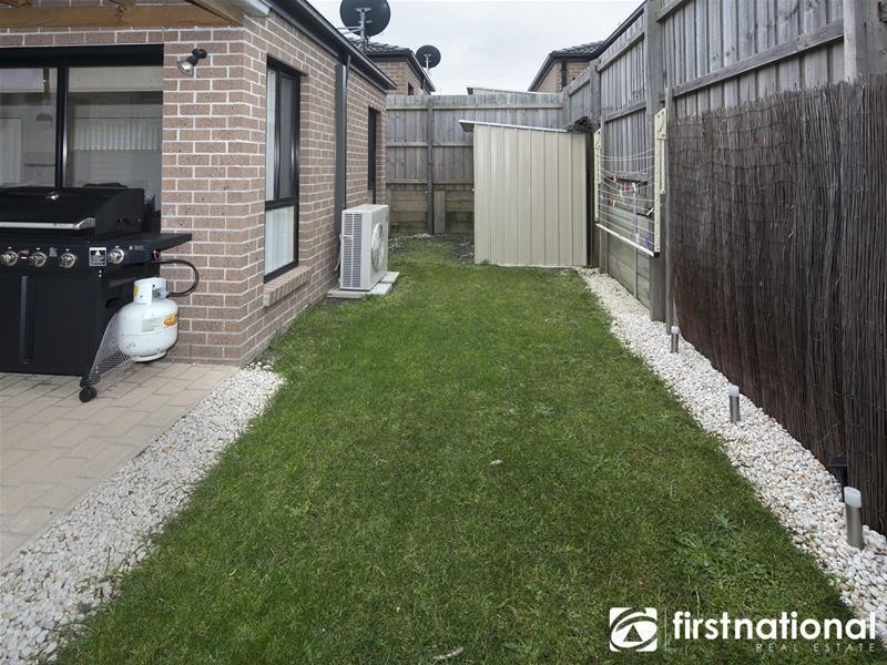 9/103 Army Road, Pakenham VIC 3810