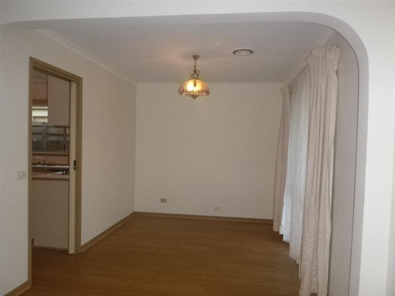 8 Tottington Rise, Berwick VIC 3806