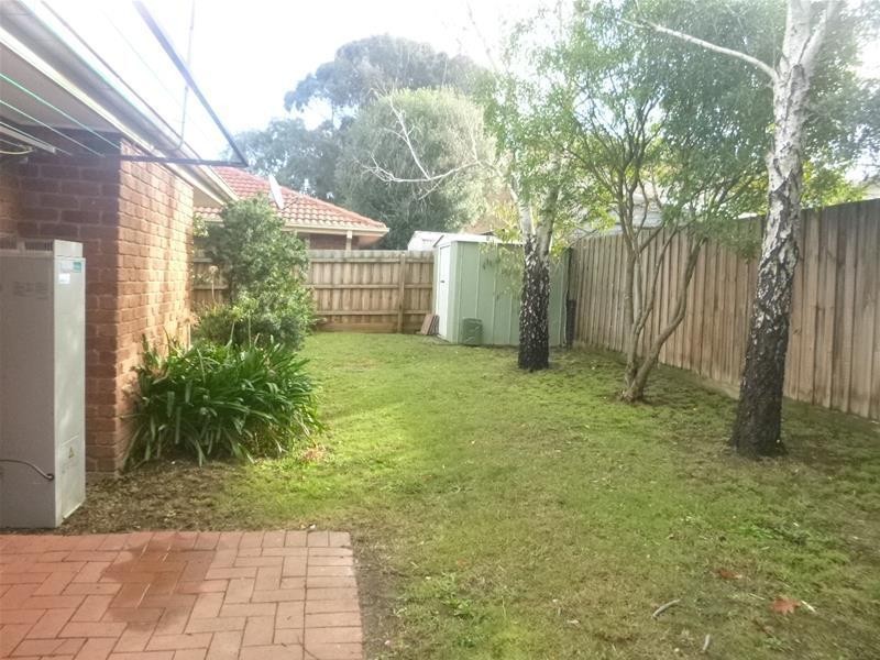 8 Tottington Rise, Berwick VIC 3806