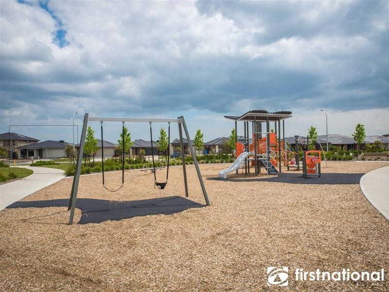 42 Bacchus Road, Cranbourne West VIC 3977