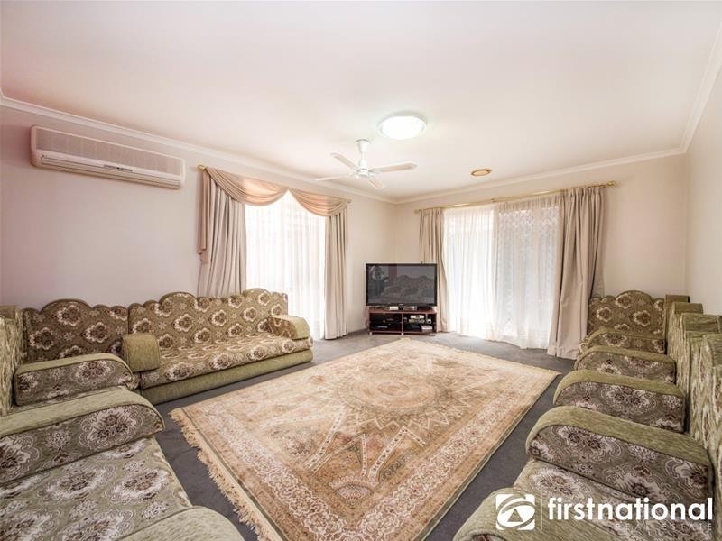 35 James Wyman Place, Hampton Park VIC 3976