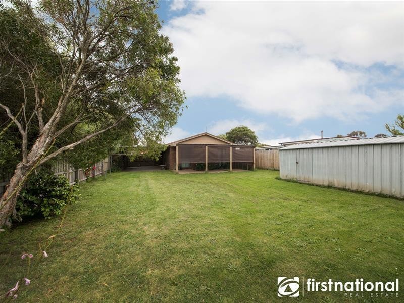 24 Woodlands Crescent, Narre Warren VIC 3805