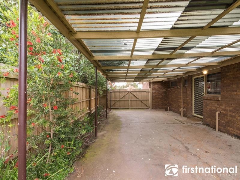 24 Woodlands Crescent, Narre Warren VIC 3805