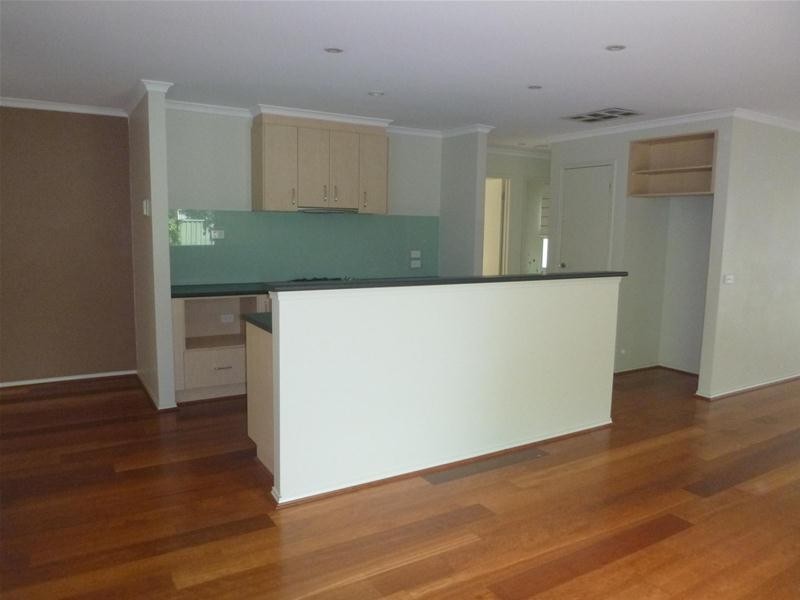 9 Waterside Drive, Cranbourne East VIC 3977