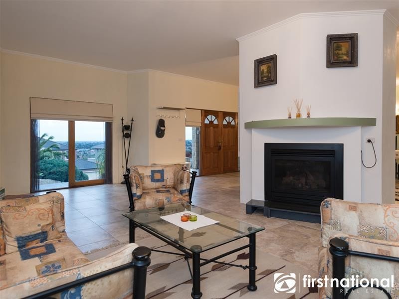 41 Montbrae Circuit, Narre Warren North VIC 3804