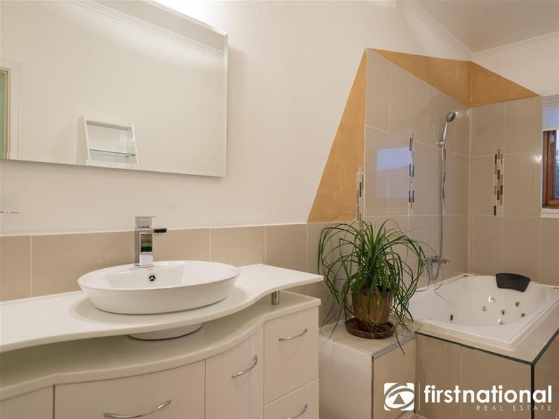 41 Montbrae Circuit, Narre Warren North VIC 3804