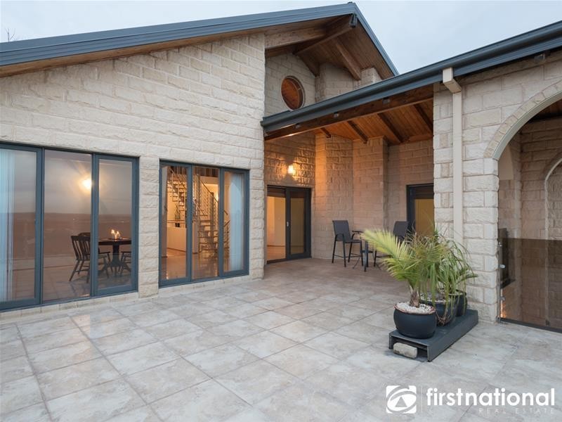 41 Montbrae Circuit, Narre Warren North VIC 3804