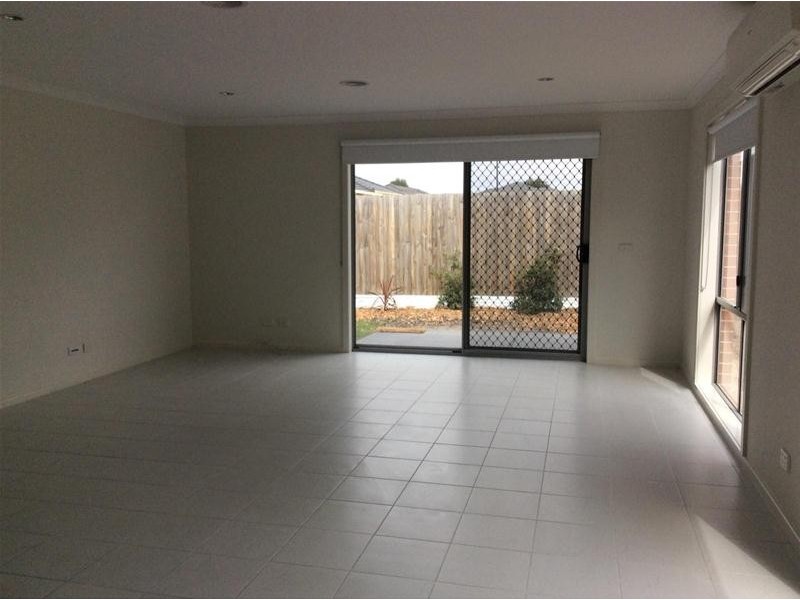 17 Celestine Drive, Officer VIC 3809