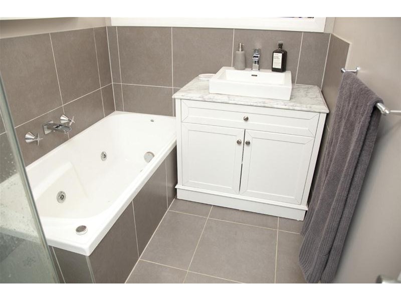 1/84 Sweeney Drive, Narre Warren VIC 3805