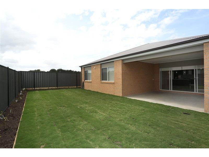 5 Featherbrook Circuit, Cranbourne North VIC 3977