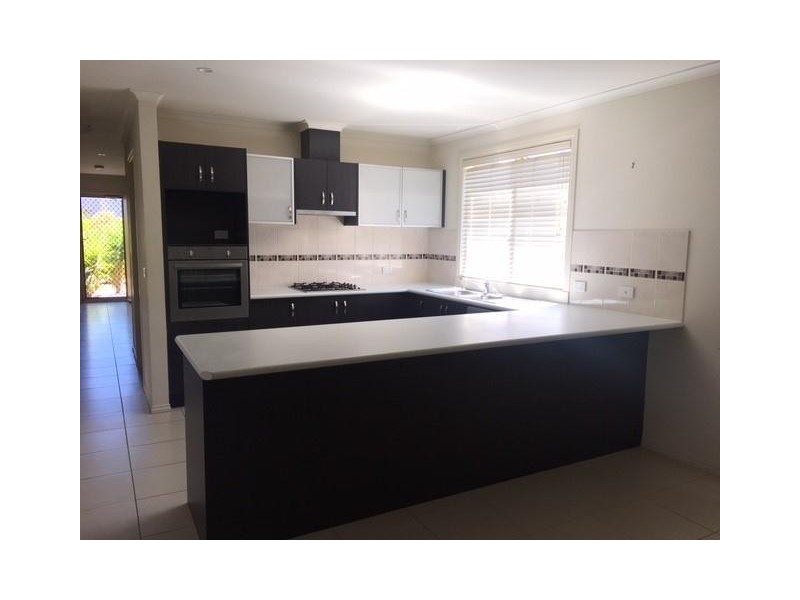 6 Carabott Place, Berwick VIC 3806