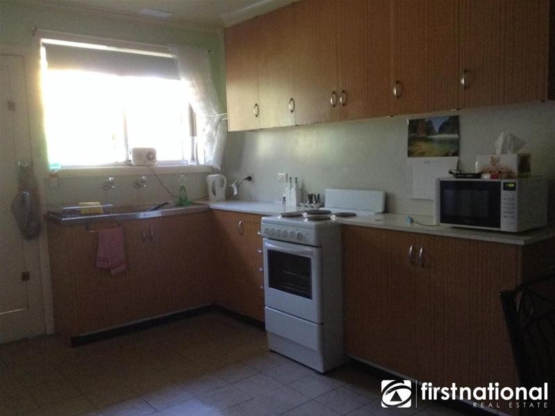 4/1 Charles  Street, Pakenham VIC 3810