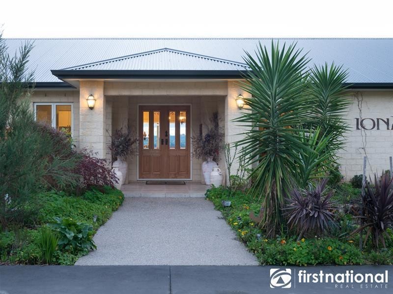 266 Red Hill  Road, Beaconsfield Upper VIC 3808