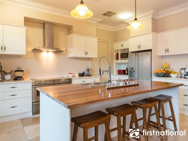 266 Red Hill  Road, Beaconsfield Upper VIC 3808