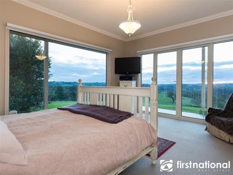 266 Red Hill  Road, Beaconsfield Upper VIC 3808