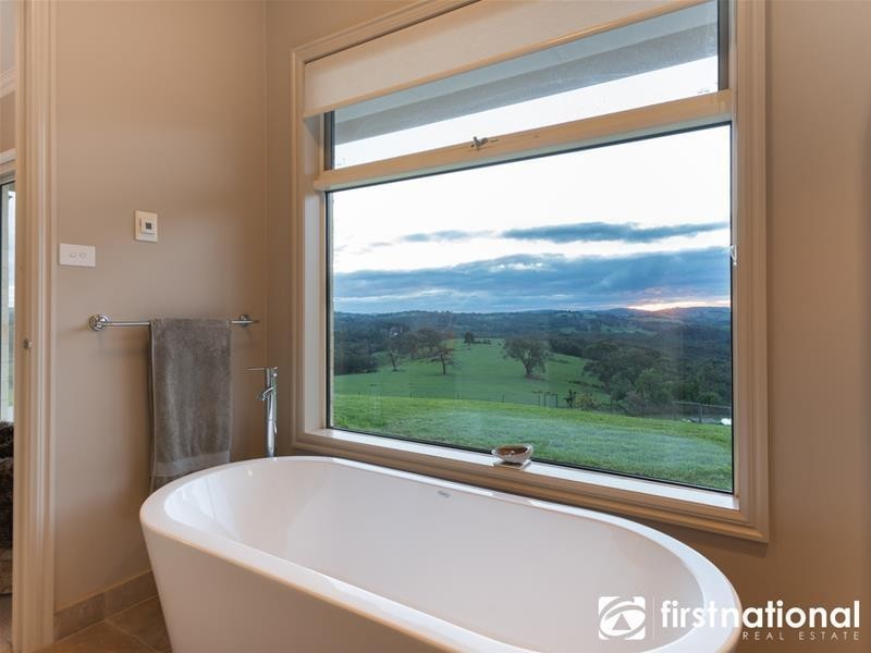 266 Red Hill  Road, Beaconsfield Upper VIC 3808