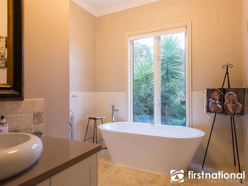 266 Red Hill  Road, Beaconsfield Upper VIC 3808