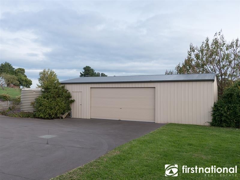 266 Red Hill  Road, Beaconsfield Upper VIC 3808