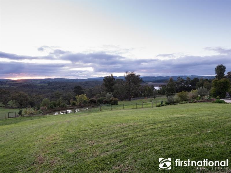 266 Red Hill  Road, Beaconsfield Upper VIC 3808