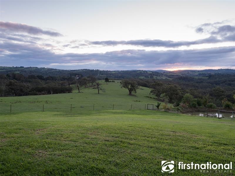 266 Red Hill  Road, Beaconsfield Upper VIC 3808