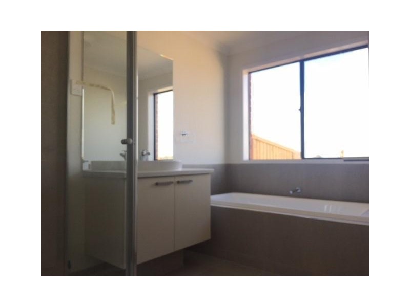 58 Skylark Boulevard, Clyde North VIC 3978