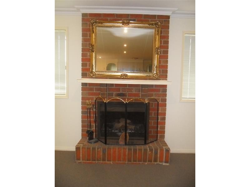 37 Ralph Crescent, Hampton Park VIC 3976