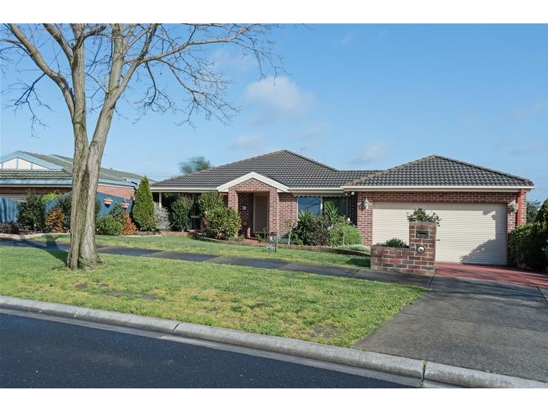 17 Benmara Crest, Narre Warren South VIC 3805