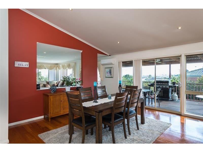 17 Benmara Crest, Narre Warren South VIC 3805