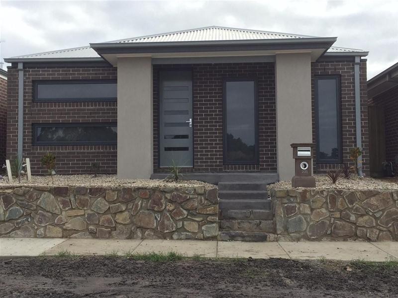 235 (Lot 27) Pink Hill Boulevard, Officer VIC 3809