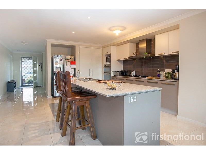 9 Gallery Way, Pakenham VIC 3810