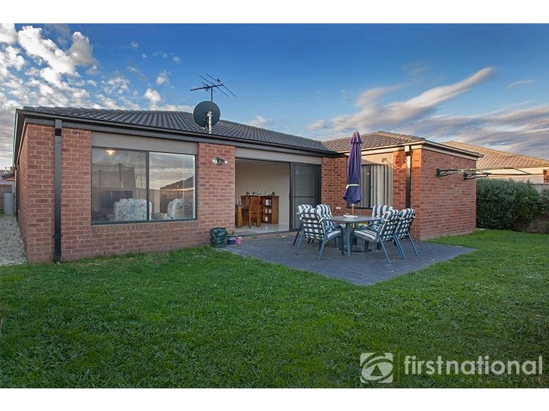 9 Gallery Way, Pakenham VIC 3810
