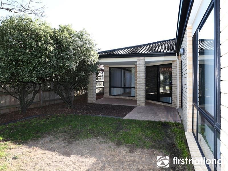 40 Fieldstone Boulevard, Beaconsfield VIC 3807