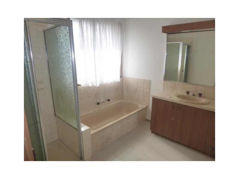 104 Racecourse Road, Pakenham VIC 3810