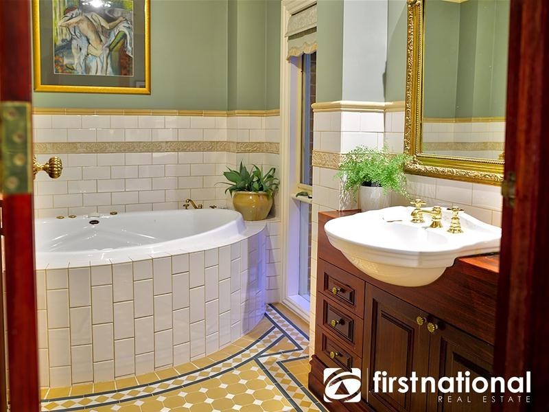 3 Ladd  Square, Emerald VIC 3782