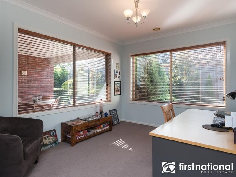 10 Daventry Court, Berwick VIC 3806