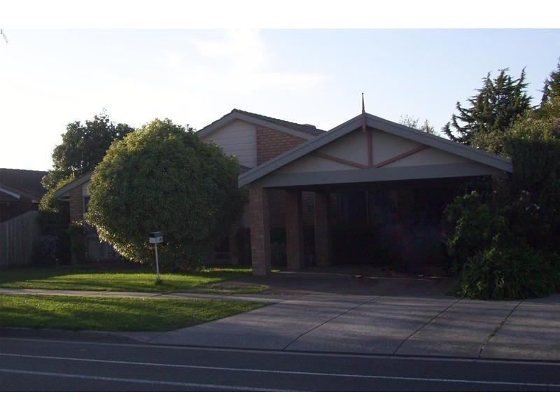 24 Fleetwood Drive, Narre Warren VIC 3805