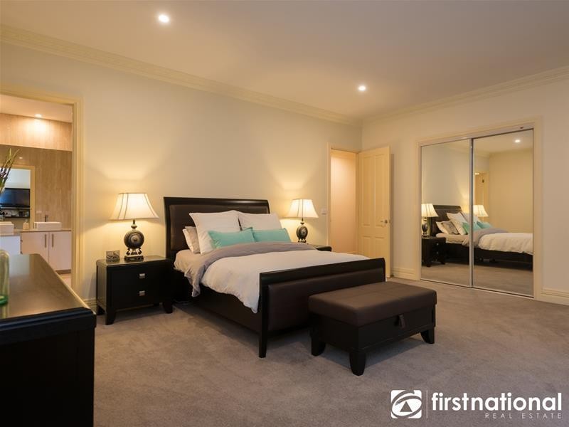 42-43 Caithwill Court, Narre Warren North VIC 3804