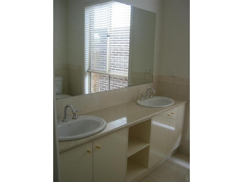 40 Golden Grove Drive, Narre Warren VIC 3805