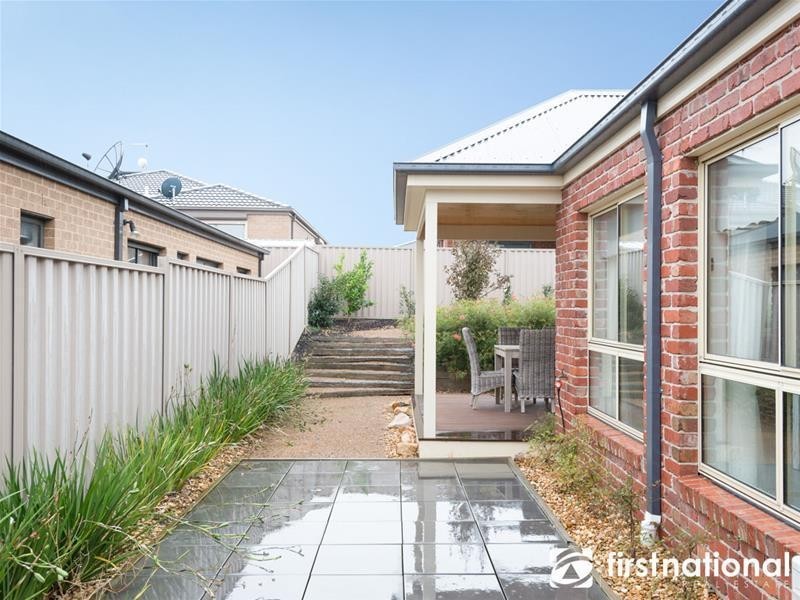 15 Villella Drive, Pakenham VIC 3810