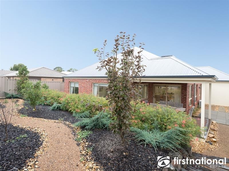 15 Villella Drive, Pakenham VIC 3810
