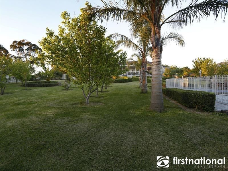 49-51 Fontaine Terrace, Narre Warren North VIC 3804