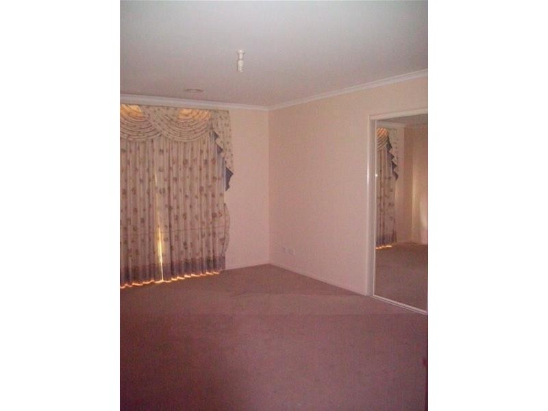 6 Baronessa Avenue, Narre Warren South VIC 3805