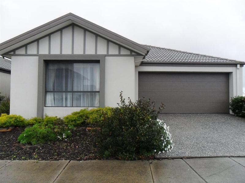 81 Meridian Circuit, Berwick VIC 3806