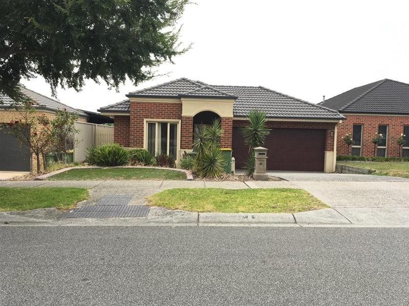 42 Macquarie Circuit, Pakenham VIC 3810