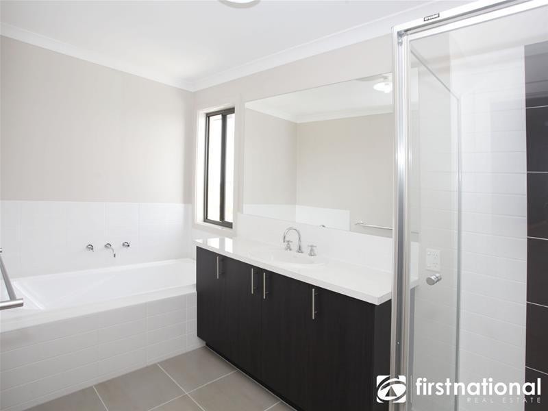 15/180 Henry Road, Pakenham VIC 3810