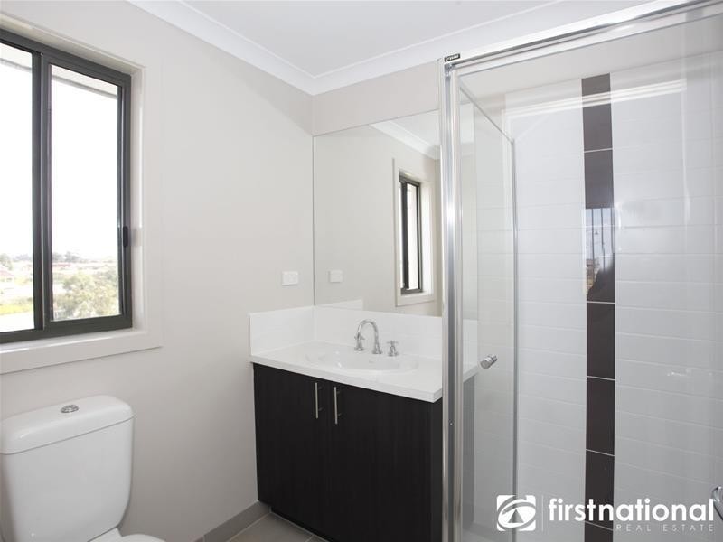 15/180 Henry Road, Pakenham VIC 3810