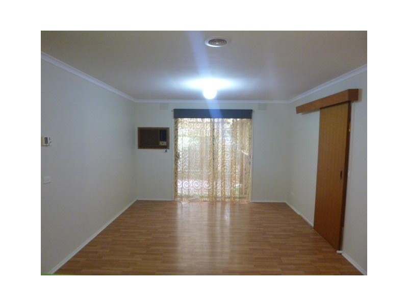 26 Meadow Wood Walk, Narre Warren VIC 3805