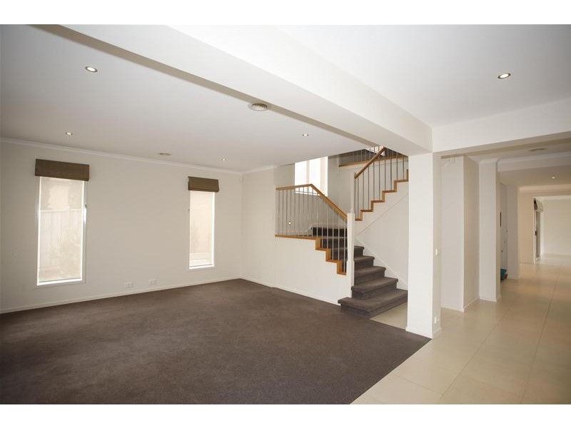 8 Viewpoint Place, Berwick VIC 3806