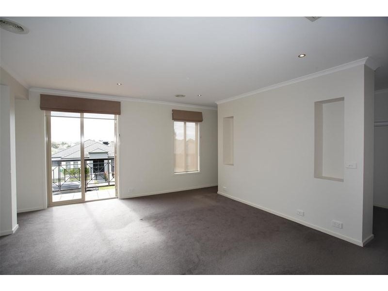 8 Viewpoint Place, Berwick VIC 3806